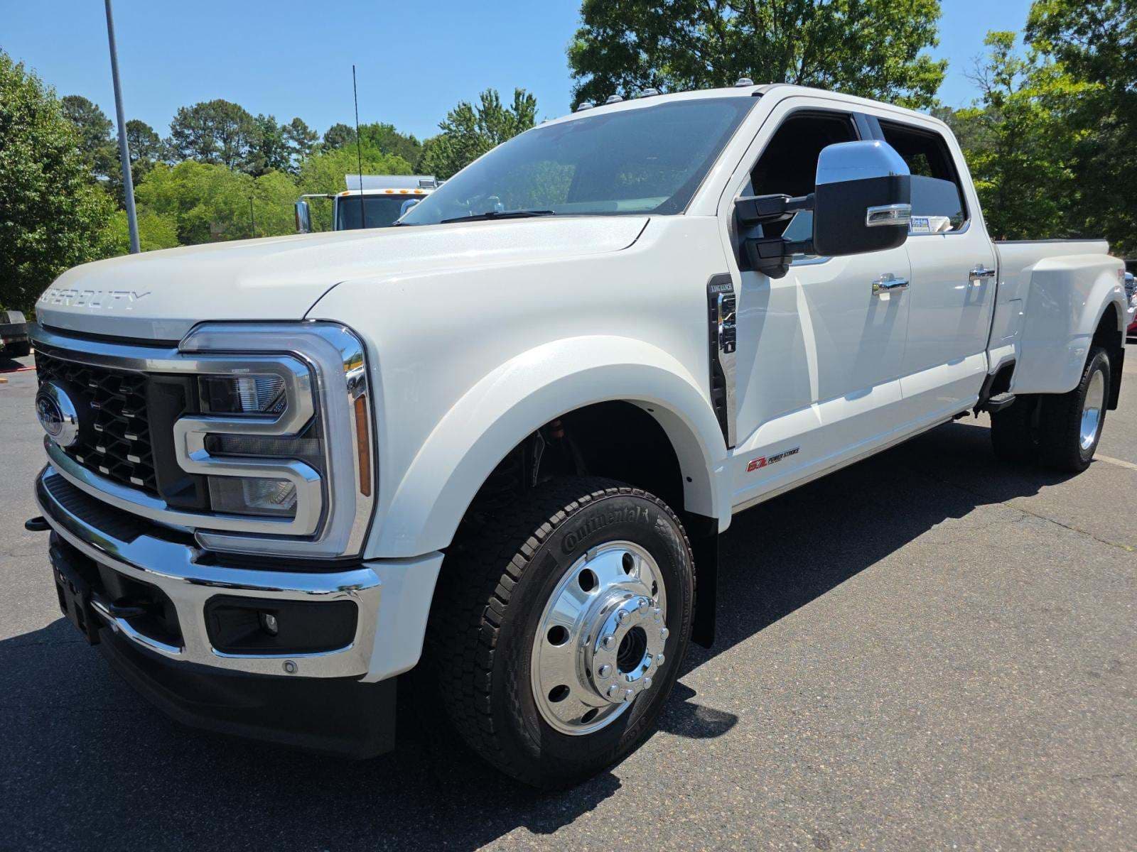 2026 Ford Super Duty F-450 King Ranch — photograph 1