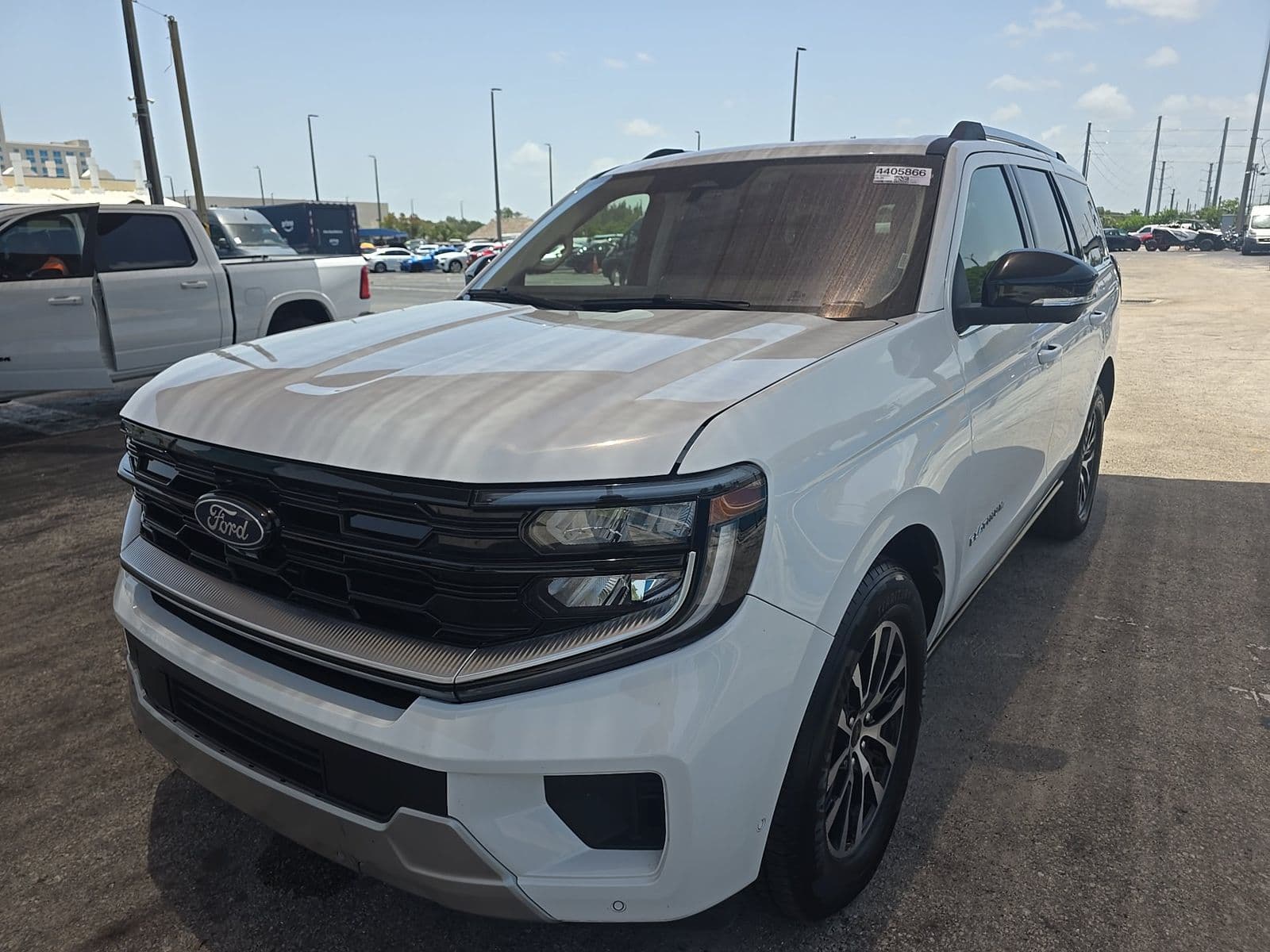 2025 Ford Expedition Platinum — photograph 1