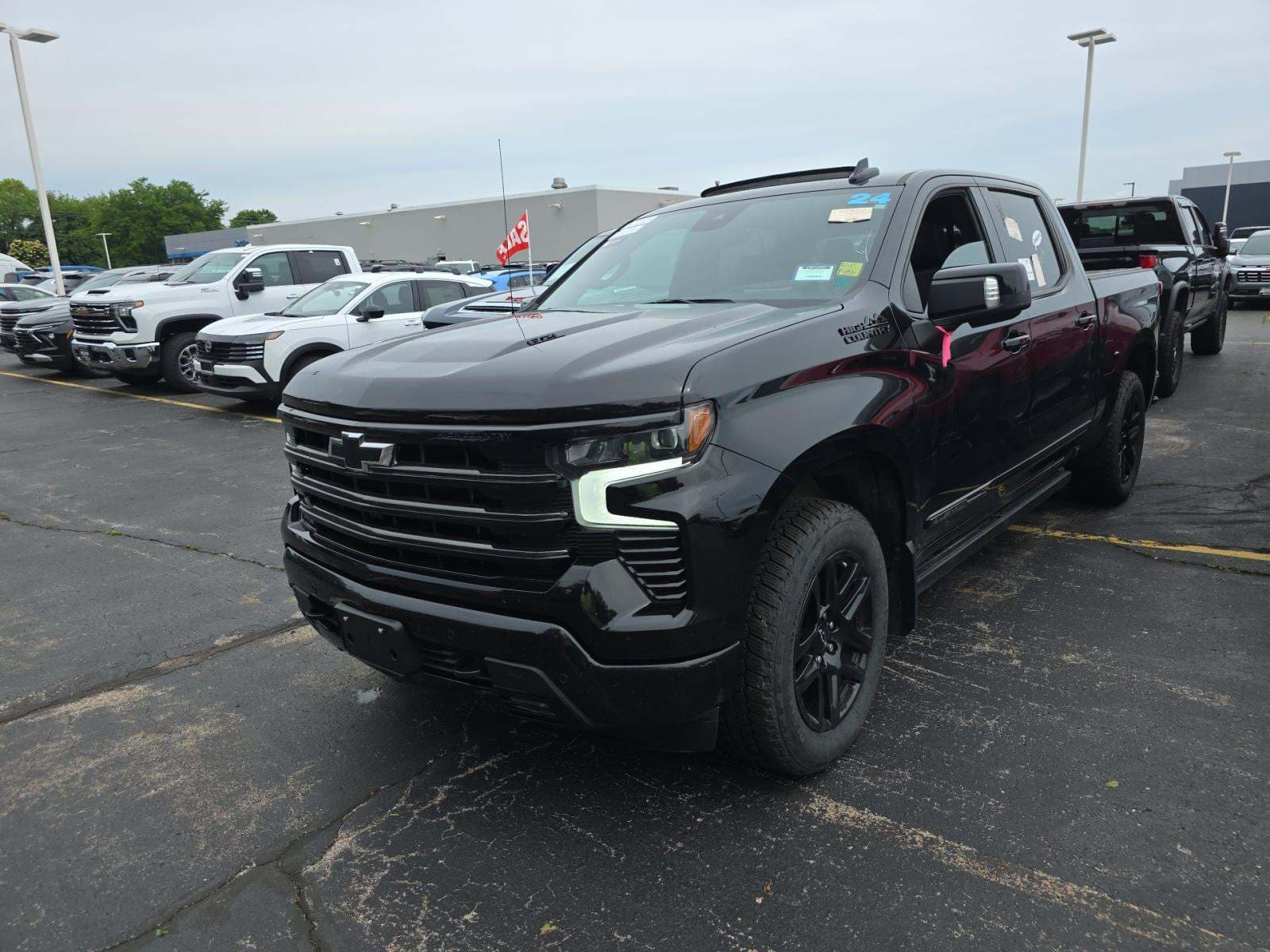 2024 Chevrolet Silverado 1500 High Country — photograph 1